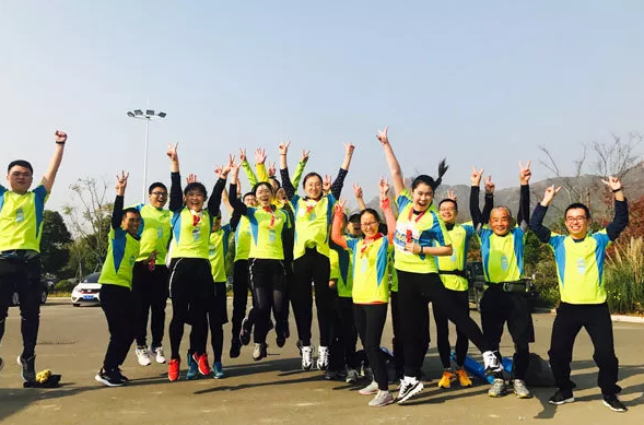 【活力】大亞跑團首次亮相為鎮(zhèn)馬打Call！